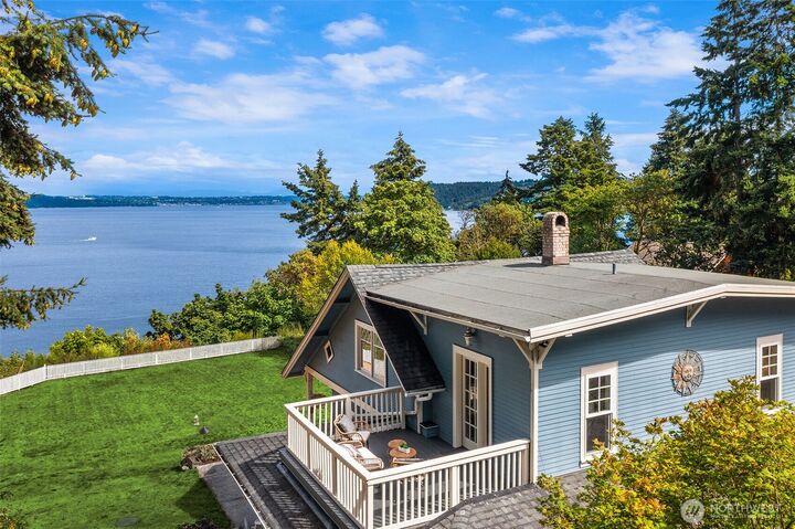 Property Photo: 21324 Tramp Harbor Road SW WA 98070