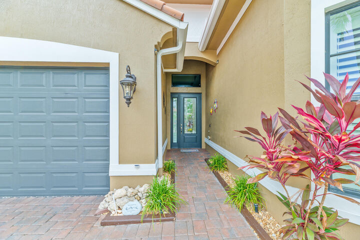 Property Photo: 11825 Kalmar Circle N FL 33076