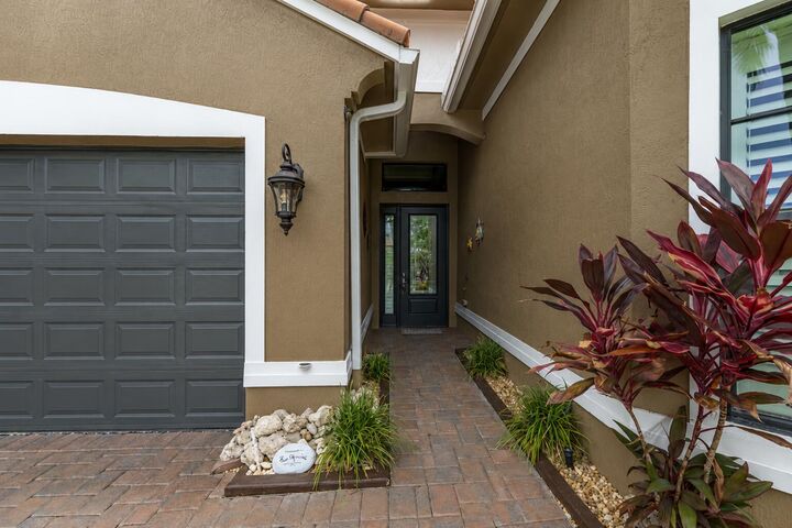 Property Photo: 11825 Kalmar Circle N FL 33076