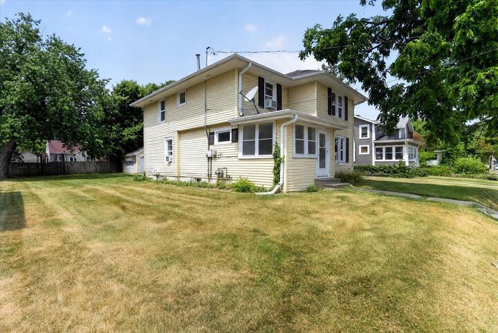 Property Photo: 115 N Chatham Street WI 53548