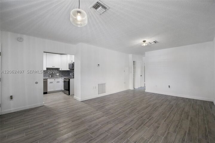 Property Photo: 15391 S Dixie Hwy 61 FL 33157