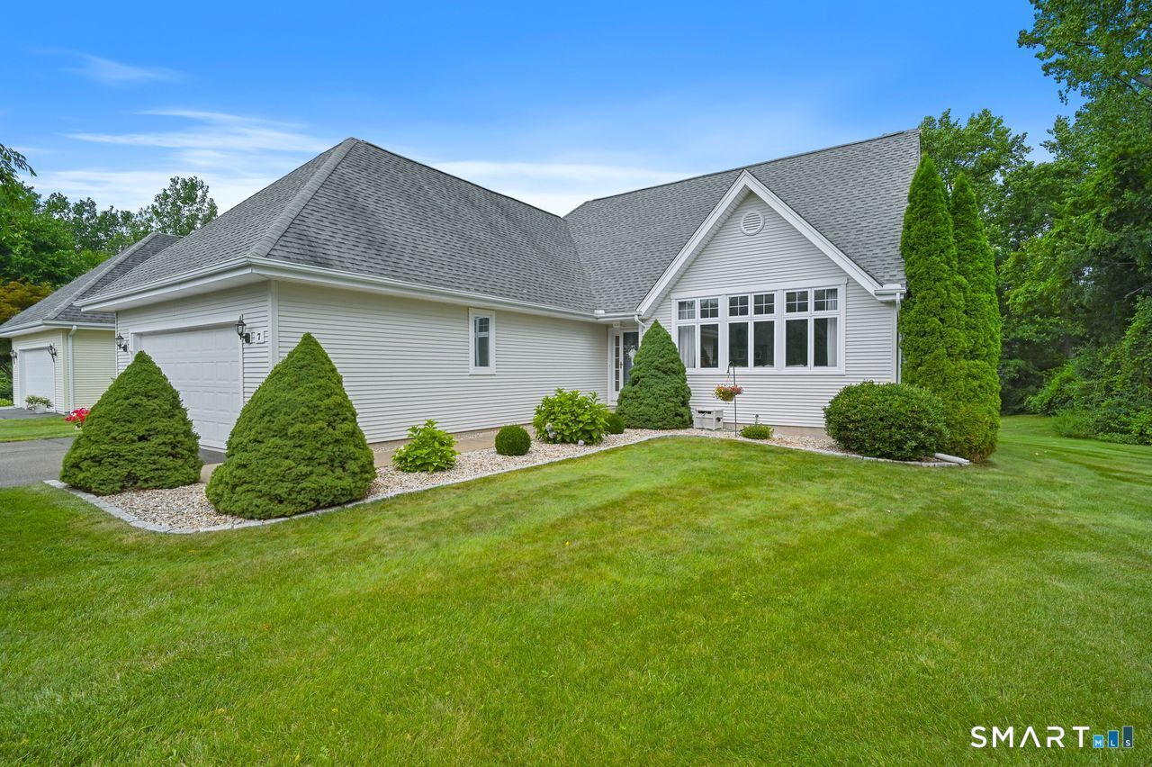 Property Photo: 7 Alexandra Lane 7 CT 06067