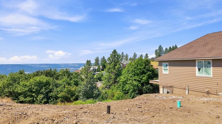 Property Photo:  7809 N Warren Ln  WA 99208 