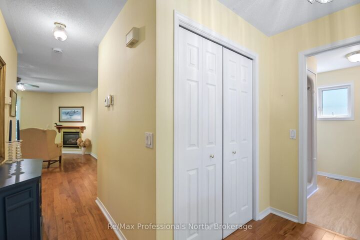 Property Photo:  60 Pineridge Gate  ON P1P 1Y4 