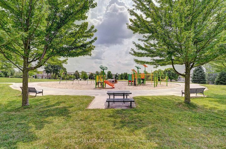 12 Popham Drive — photo 1