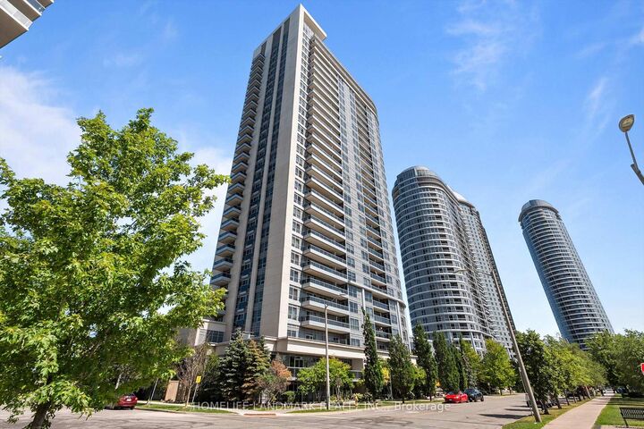 181 Village Green Square 2613 — photo 1