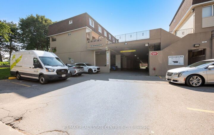 Property Photo: 2170 Bromsgrove Road 2 ON L5J 4J2