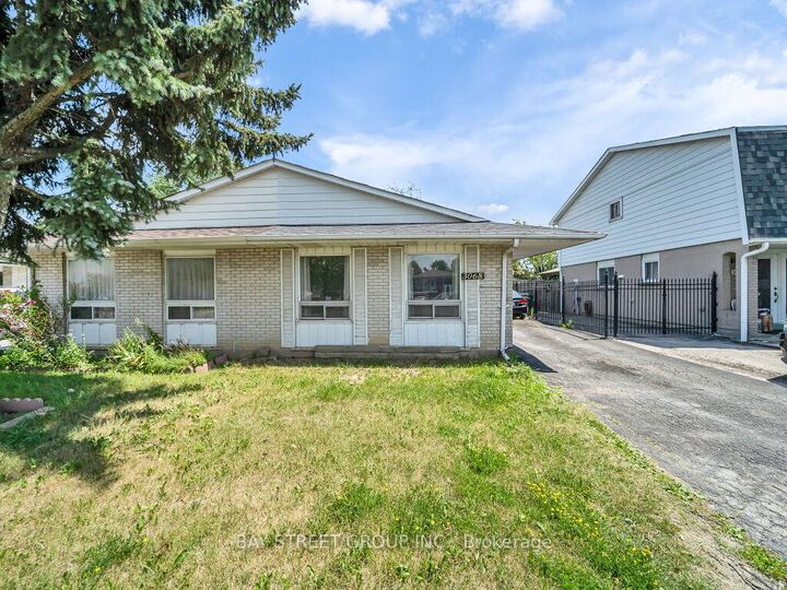 Property Photo:  3068 Morning Star Drive  ON L4T 1X2 