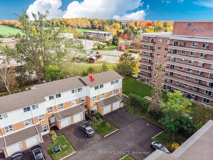 Property Photo:  237 Steel Street 8  ON L4M 2H1 