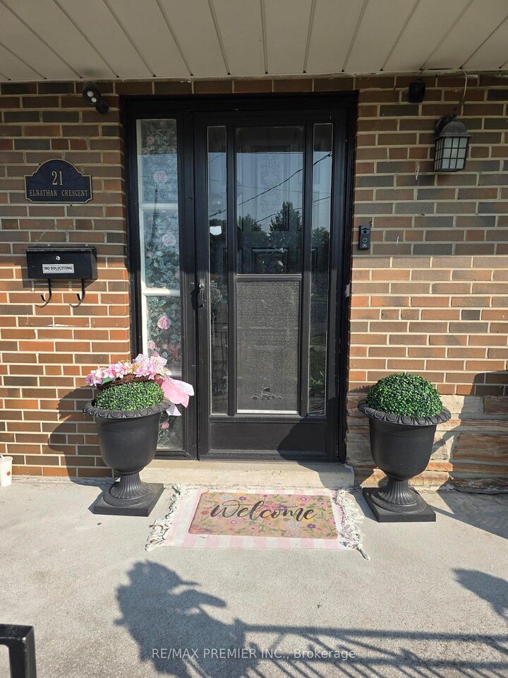 Property Photo:  21 Elnathan Crescent Main  ON M9L 2G2 