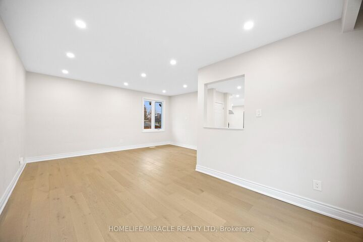 Property Photo: 46 Flintwick Drive ON M1P 4G9