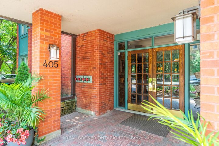Property Photo: 405 Laurier Avenue E 10 ON K1N 6R4