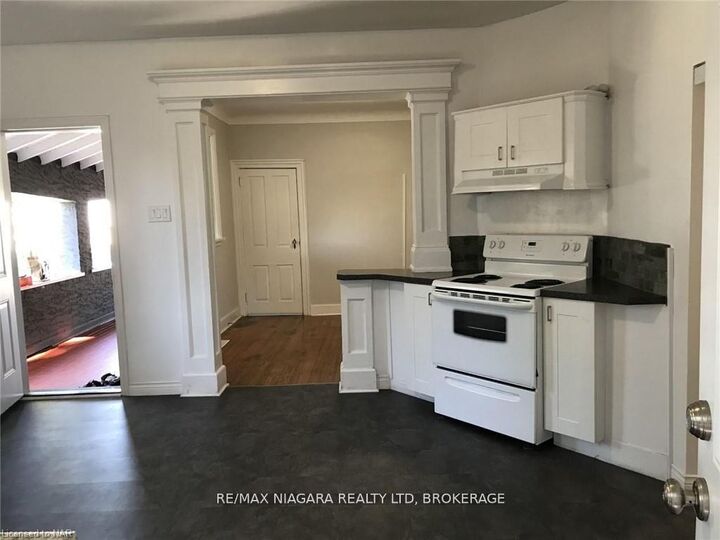 Property Photo: 3 Greenlaw Place Main Floor ON L2R 4S5