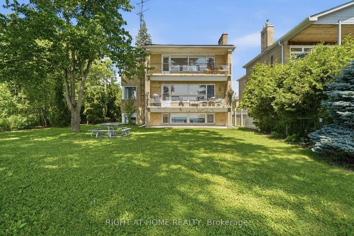 Property Photo:  3 Carlis Place  ON L5G 1A8 
