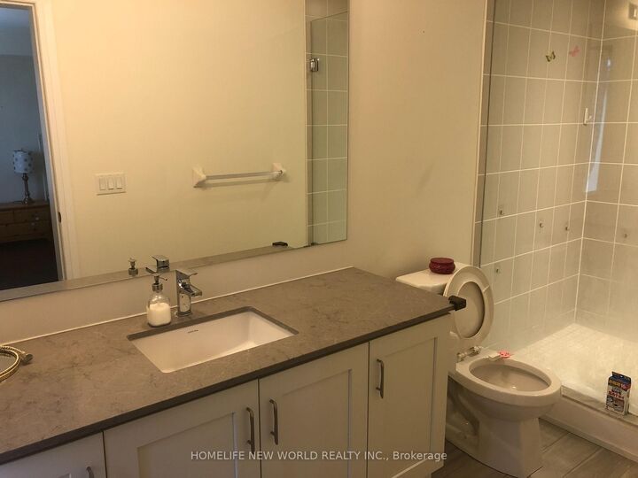 Property Photo:  15 Kenneth Wood Crescent  ON M2N 0K3 