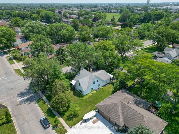 Property Photo:  12437 St Thomas Street  ON N8N 1H7 