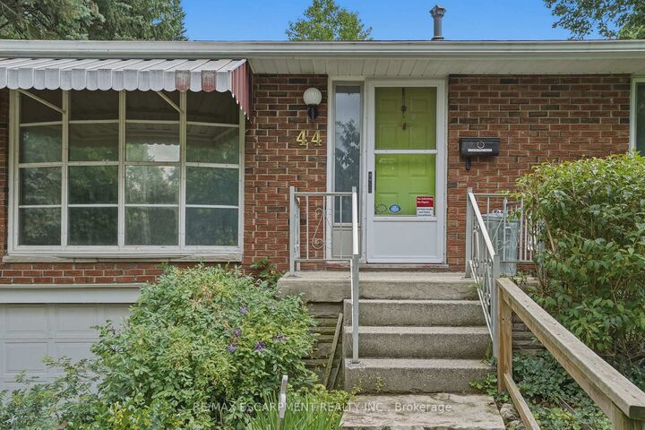 Property Photo: 44 McDonald Court ON L9H 7C4