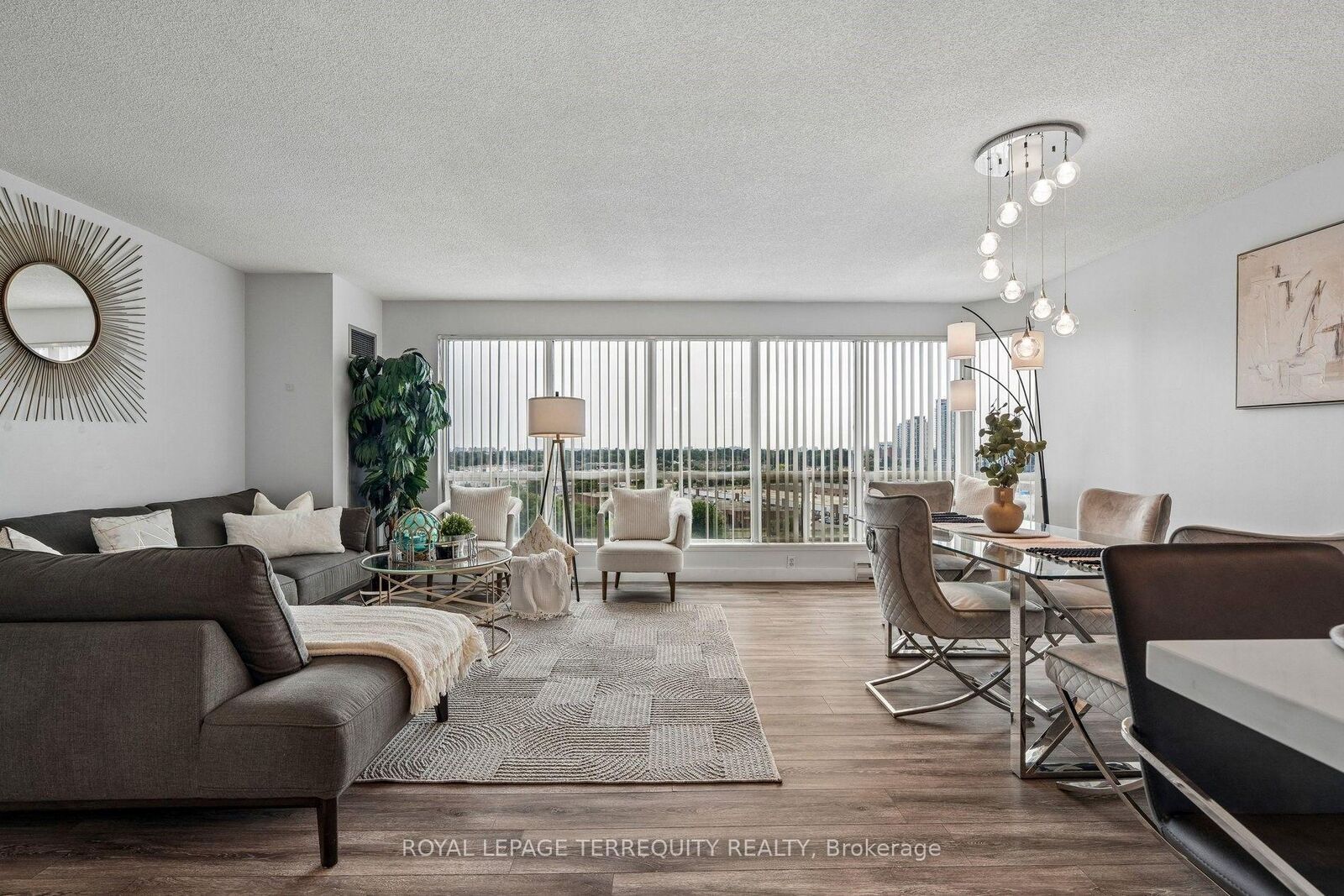 Property Photo: 18 Lee Centre Drive 906 ON M1H 3H5