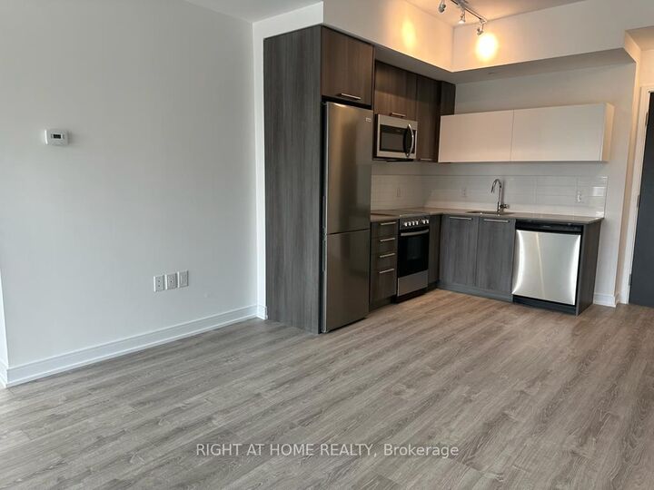 Property Photo:  25 Neighbourhood Lane 403  ON M8Y 0C4 