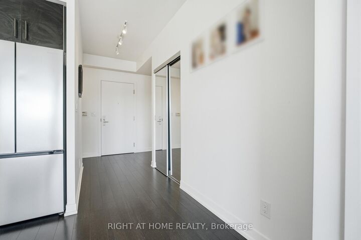 Property Photo: 5101 Dundas Street W 411 ON M9A 5G8