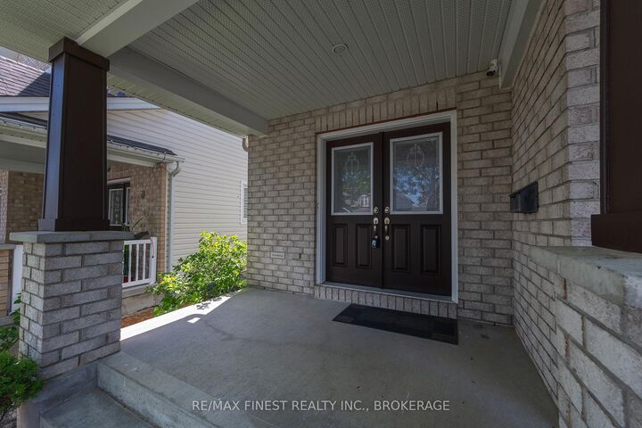 Property Photo: 896 Cottonwood Avenue ON K7K 0C6