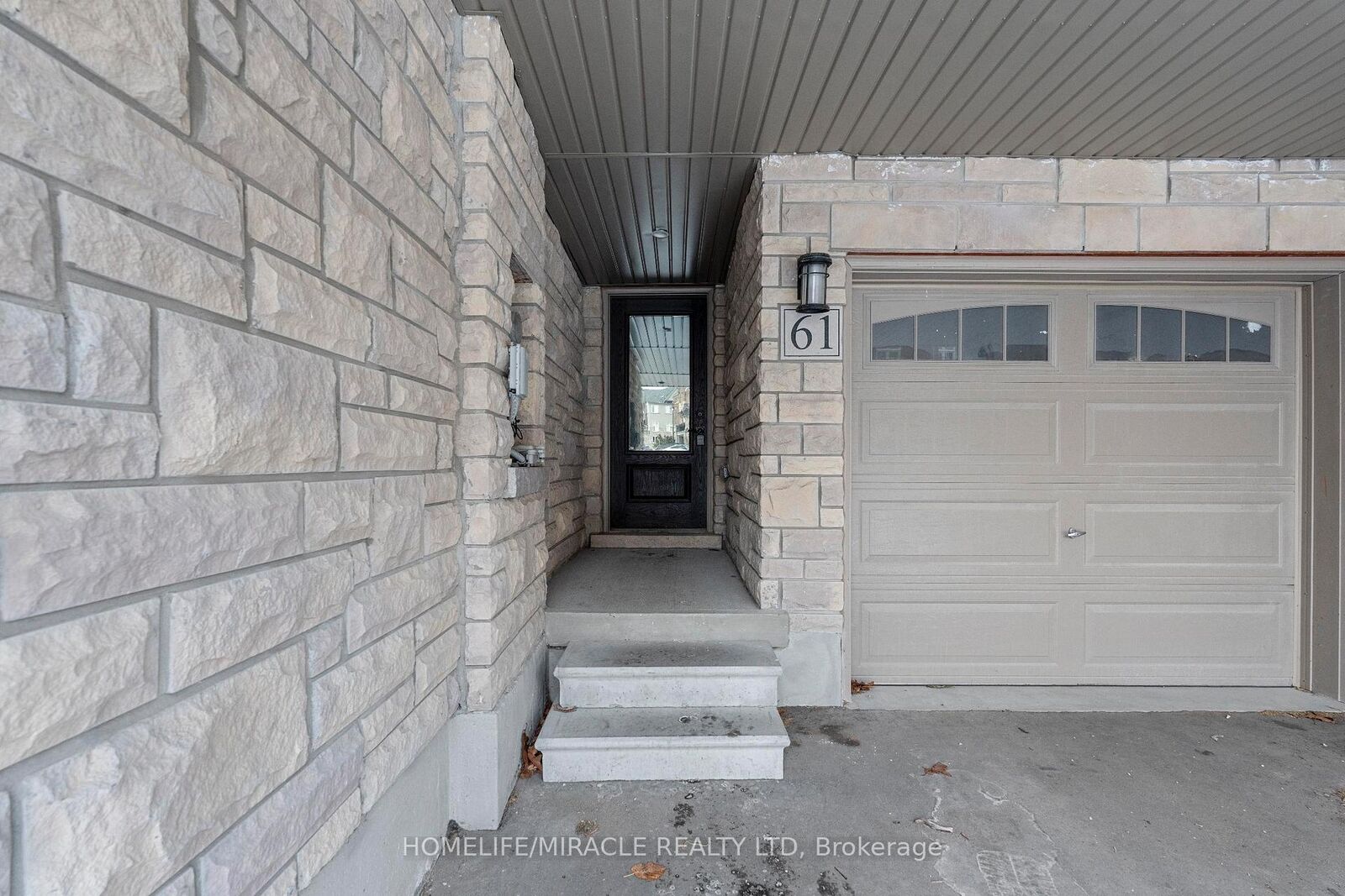 Property Photo: 61 Yorkton Boulevard ON L6C 0Y8