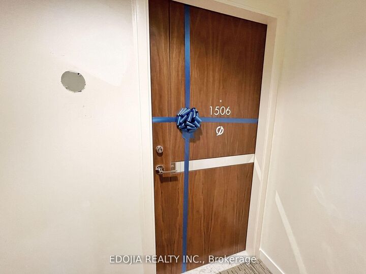 Property Photo:  85 McMahon Drive 1506  ON M2K 0H1 