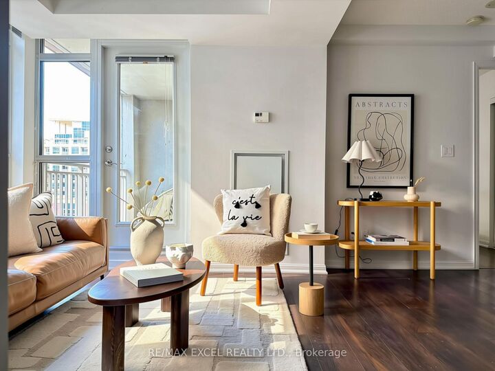 Property Photo: 35 Bastion Street 720 ON M5V 0C2