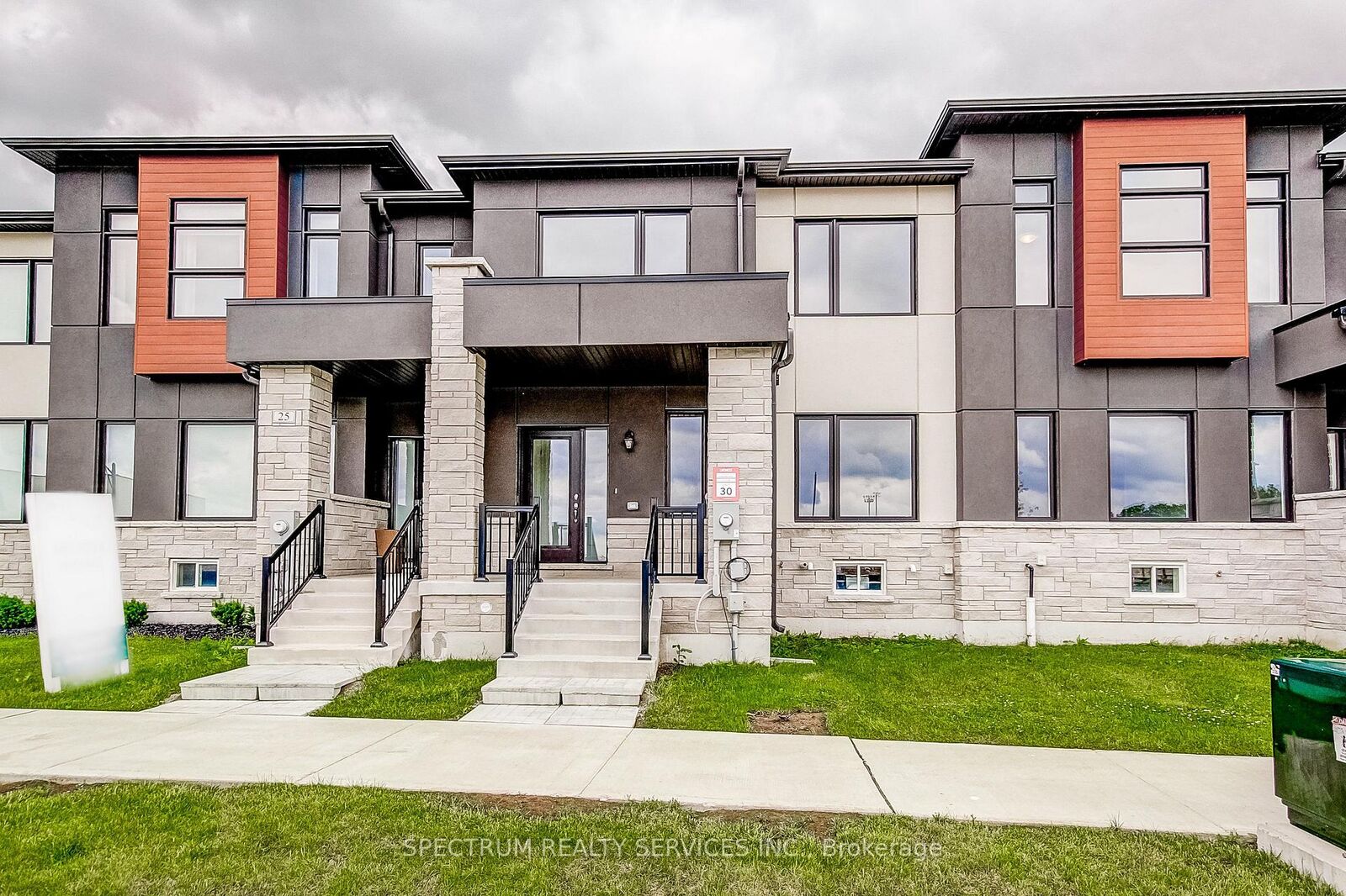 Property Photo:  27 Strickland Avenue  ON N3T 0X7 