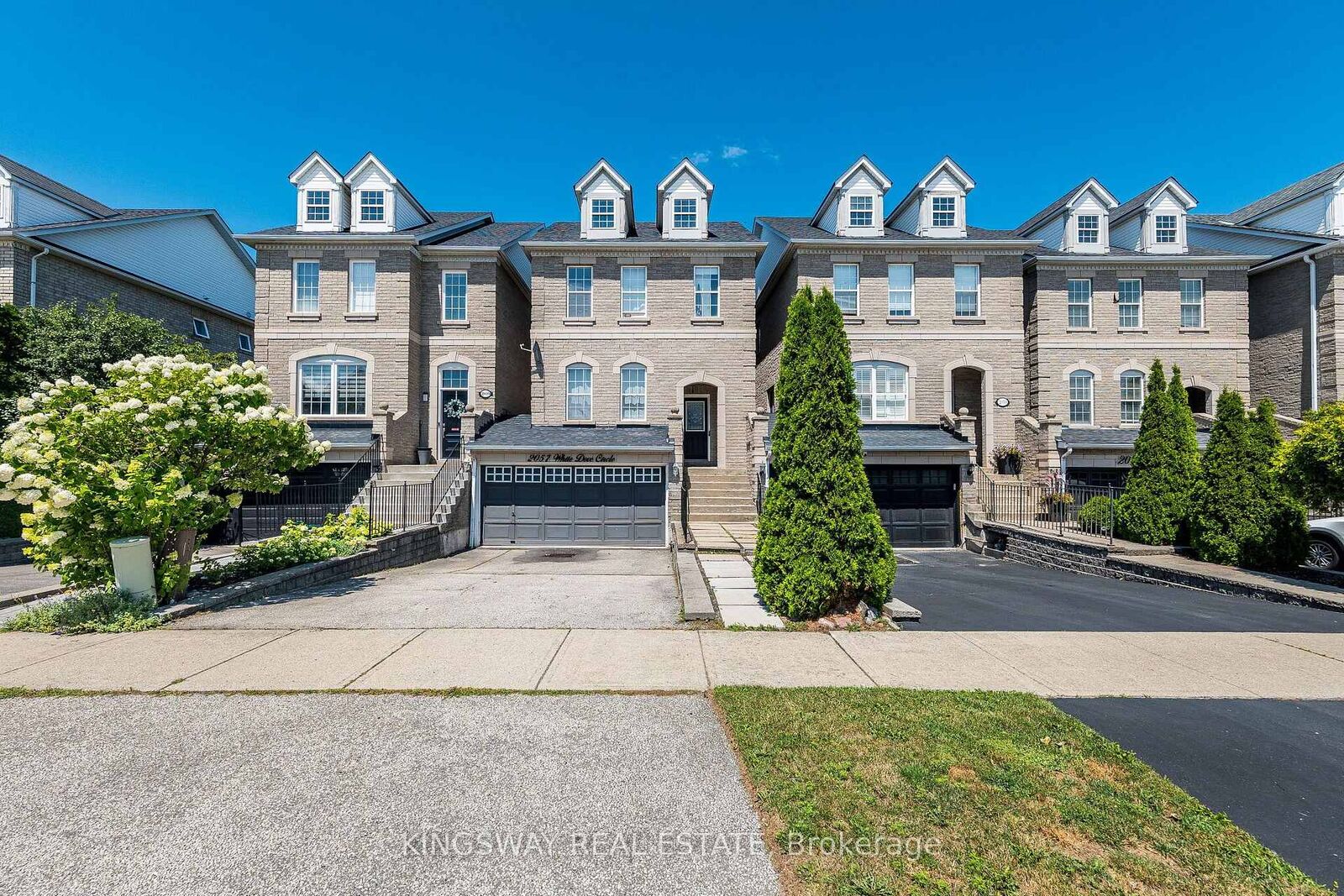 Property Photo: 2057 White Dove Circle ON L6M 3R7