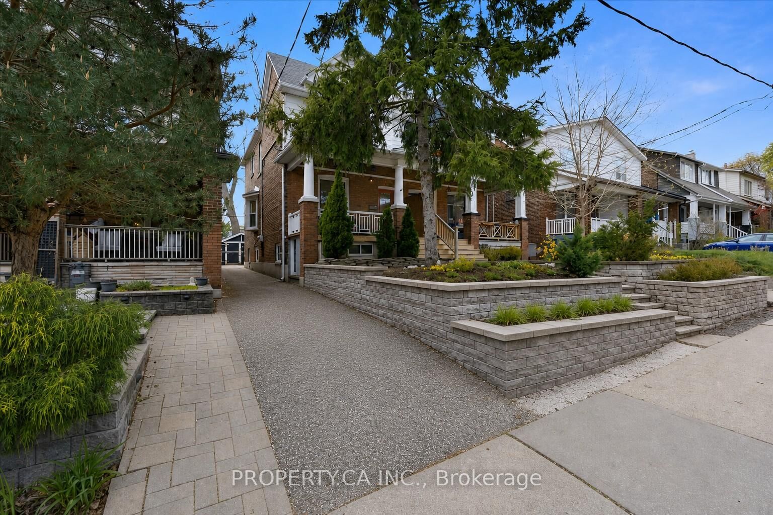 Property Photo: 44 Beach View Crescent ON M4E 2L5