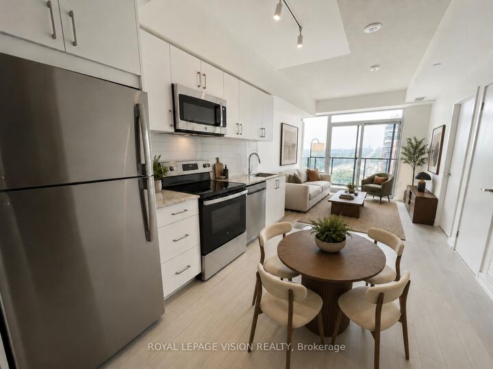Property Photo: 4010 Eglinton Avenue W 911 ON M9A 0G5