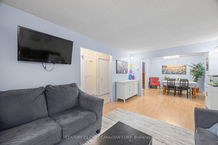 Property Photo: 129 Langarth Street W ON N6J 1P7