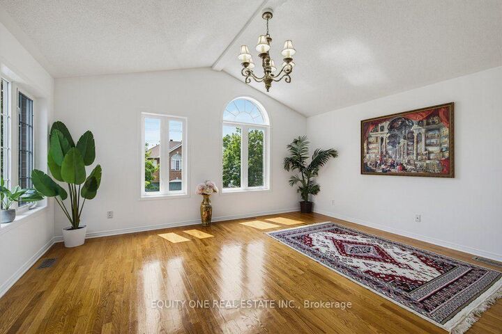 Property Photo:  143 Castle Glen Crescent  ON K2L 4G9 