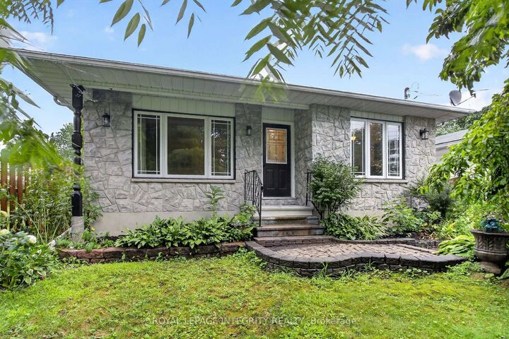Property Photo: 333 Charron Street ON K4K 1B2