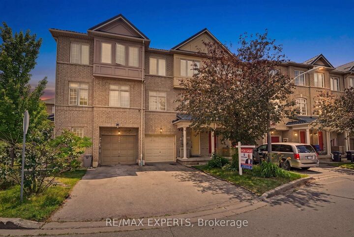 Property Photo: 7035 Rexwood Road 194 ON L4T 4M6