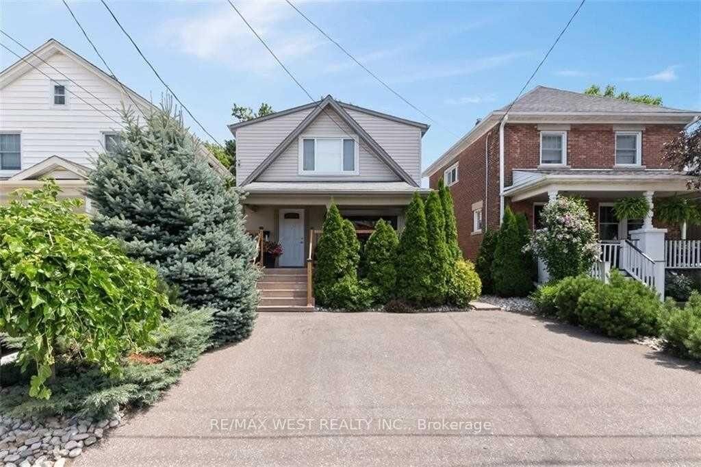 Property Photo: 152 York Street ON L2R 6E7
