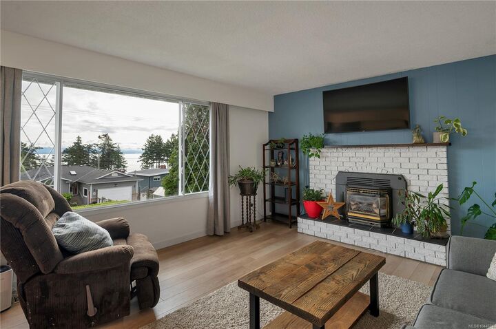 Property Photo:  880 Galerno Rd  BC V9W 5J4 