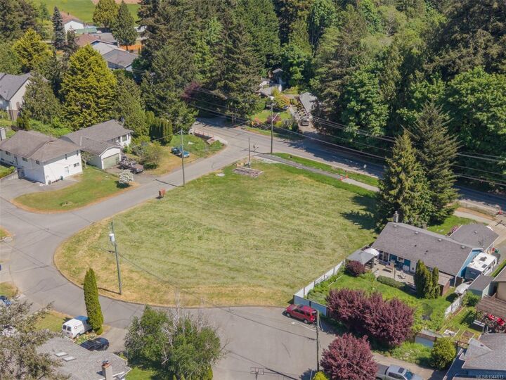 Property Photo: 2694 Myra Pl BC V9B 5S3