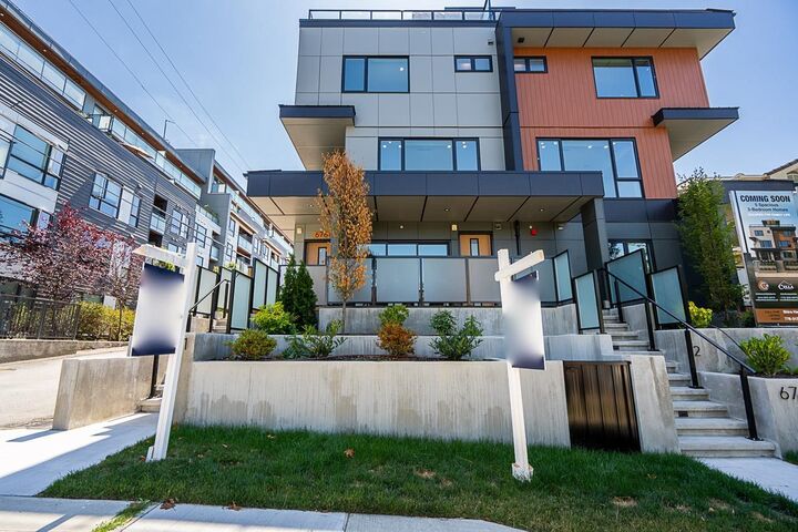 Property Photo: 676 E 22nd Avenue 3 BC V5V 1V4