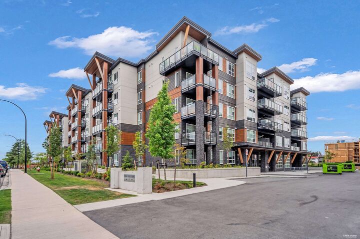 Property Photo:  12109 223 Street 225  BC V2X 5Y6 