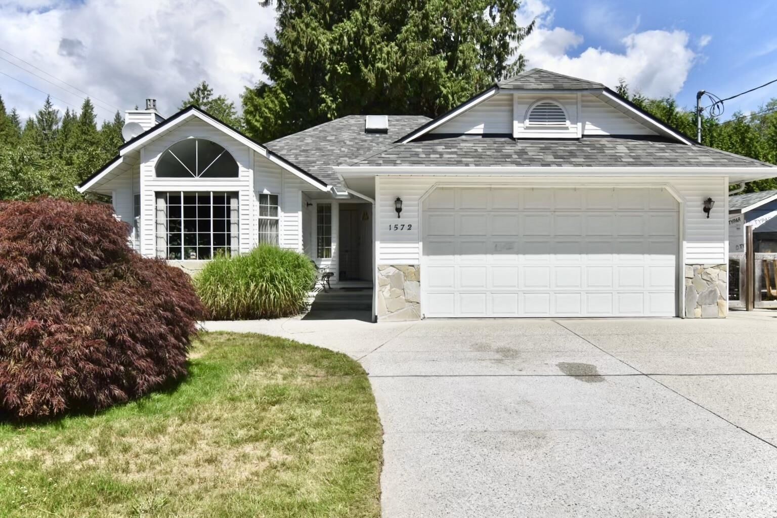 Property Photo: 1572 Larchberry Way BC V0N 1V5