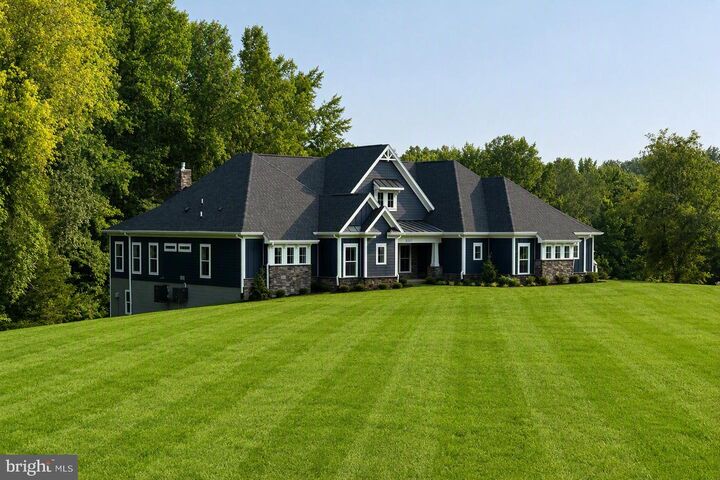 Property Photo: 8602 Rosni Way VA 22407