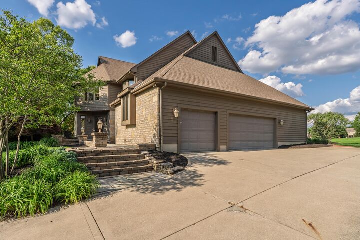 Property Photo:  8460 Davington Drive  OH 43017 