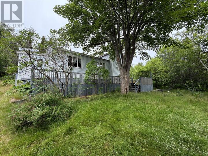 1202 Western Bay Line — photo 1