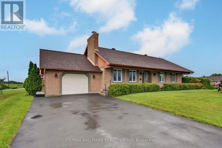 Property Photo: 24 Bergevin Street ON K0C 2B0