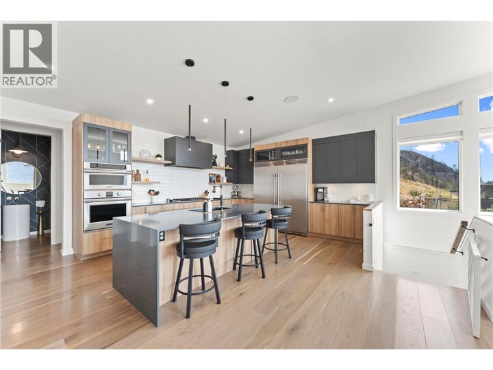 Property Photo: 9815 Beacon Hill Crescent BC V4V 0A5