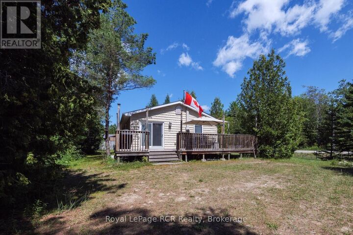 Property Photo:  10 1st Ave South Avenue South  ON N0H 2G0 