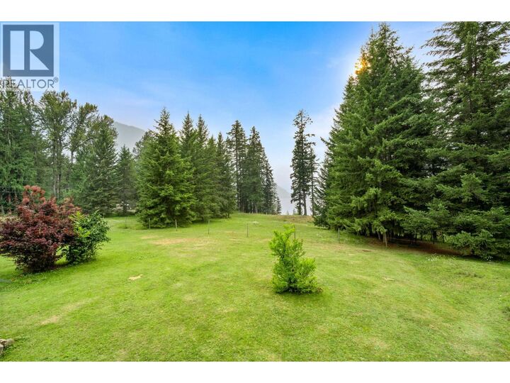 Property Photo: 118 Baker Road BC V0G 1R0