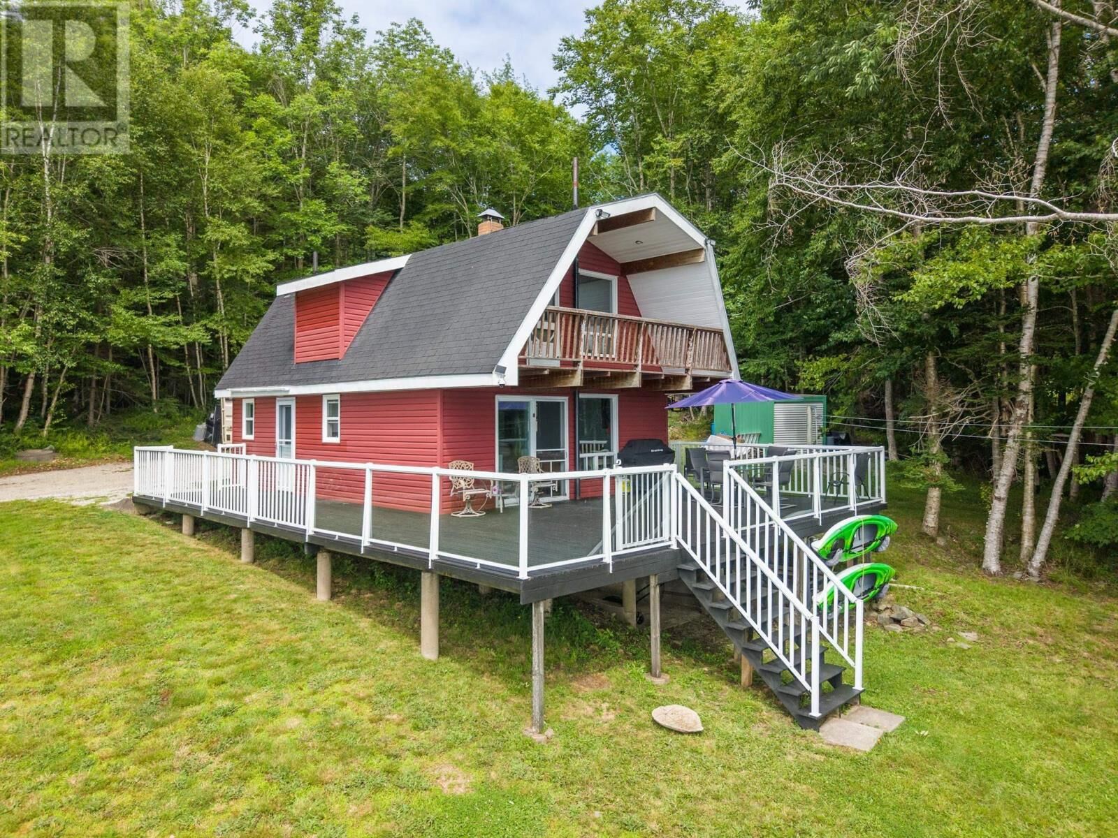 Property Photo:  17 Hardwood Lane South  NS B5A 5R1 